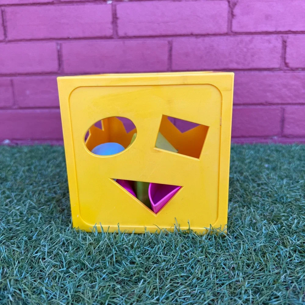 Vintage Child Guidance Form‎ Fitter Shape Sorter Cube Yellow with 9 Shapes